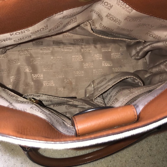 Michael Kors Purse - Picture 1 of 3